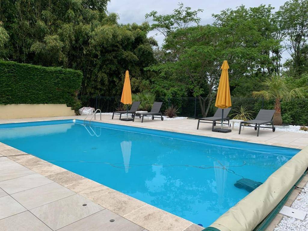 Four-Bedroom House in Buanes, Landes