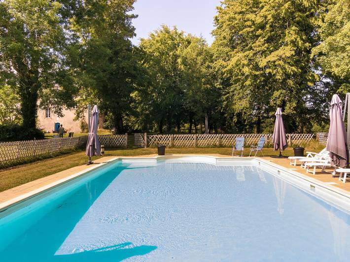 Gîte pour 13 personnes, avec terrasse et piscine, adapté aux familles en Dordogne - 2