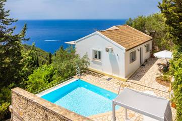 Cottage pour 3 personnes, avec jardin et terrasse dans Paxos