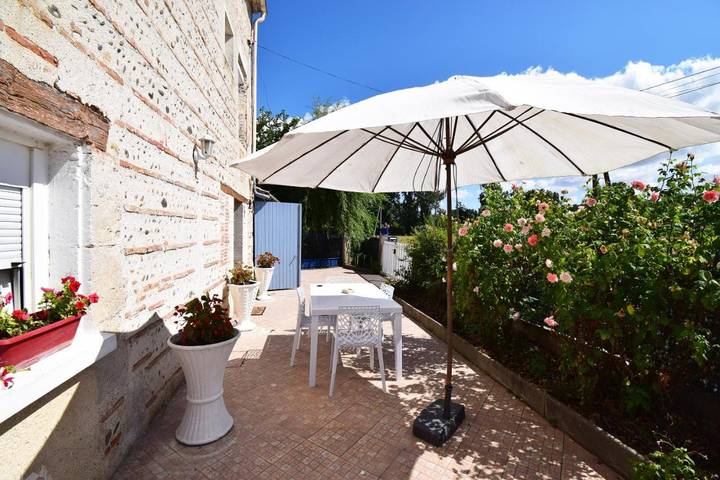 Location de vacances pour 6 personnes, avec Terrasse et Jardin dans Sauveterre-Saint-Denis - 4