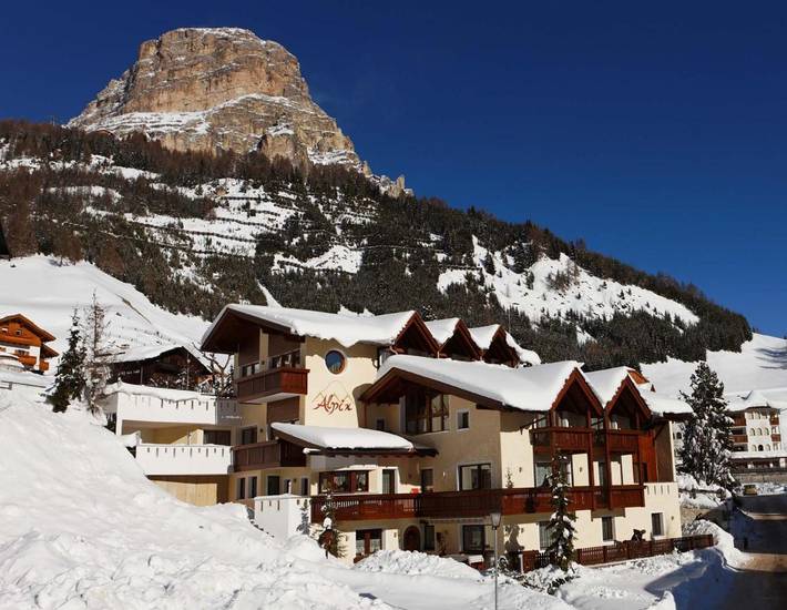 Gîte pour 6 personnes, avec vue et terrasse, animaux acceptés à Corvara in Badia - 2