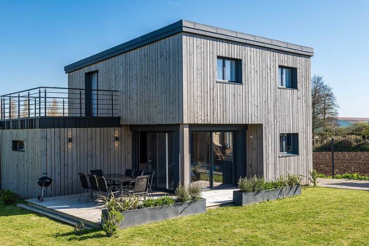 Gîte pour 8 personnes, avec Balcon/Terrasse et Jardin à Sibiril