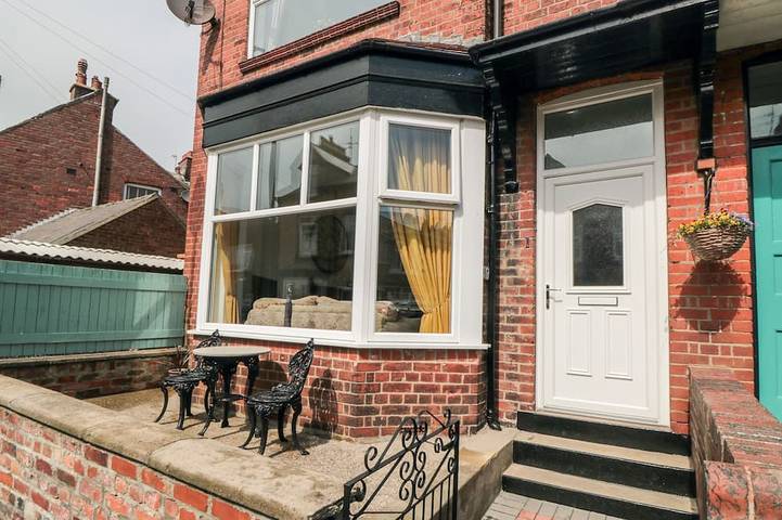 Log cabin for 6 people, with terrace and garden, with pets in Filey