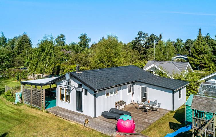 Ferieudlejning for 5 personer, med Terrasse og Have i Gedesby
