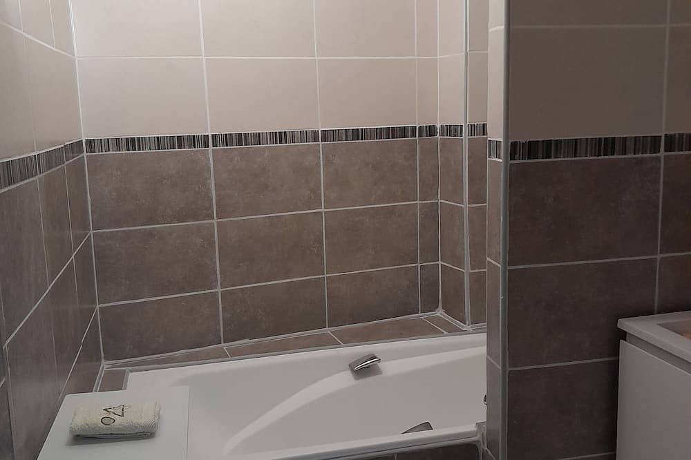Village house for 5 pers in the historical center of Thuir, + baby bed max 15kg in Thuir, Perpignan region