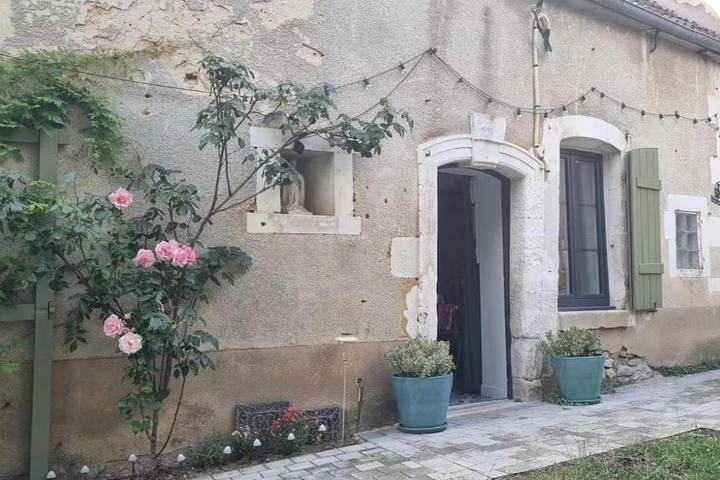 Location de vacances pour 7 personnes, avec vue et jardin, animaux acceptés à Ouanne - 2