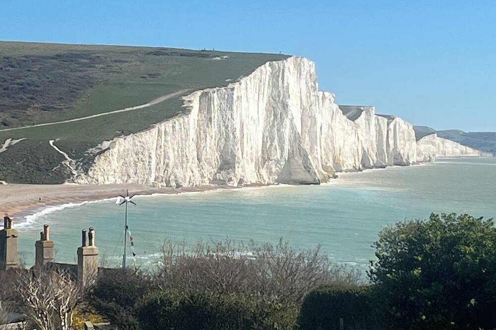 Entire apartment, Beach retreat Seaford, gateway to Seven Sisters, South Downs national park - in Seaford, East Sussex