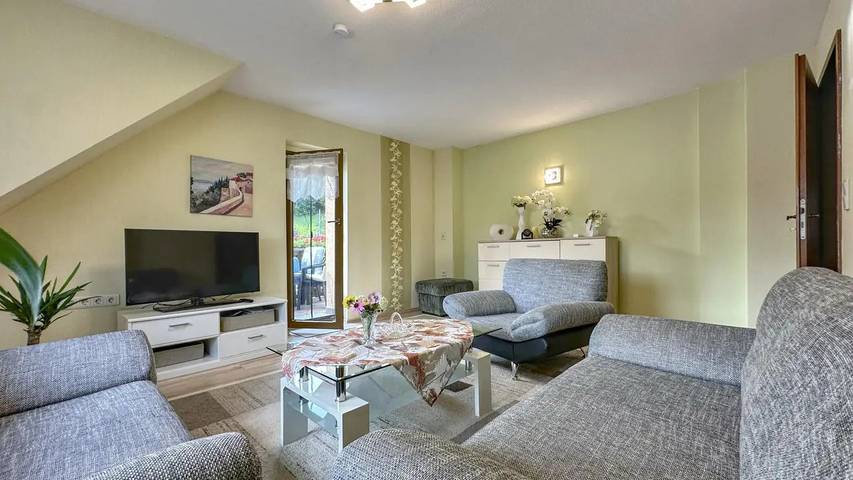 Ferienwohnung für 4 Personen, mit Garten in Floh-Seligenthal - 2