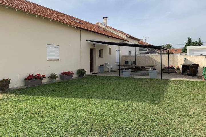 Maison de vacances pour 8 personnes, avec Terrasse et Jardin dans Salin-de-Giraud