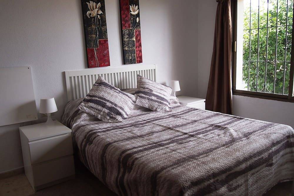 Fortryllende villa med privat basseng og fantastisk utsikt, nær stranden. in Torremuelle, Benalmádena