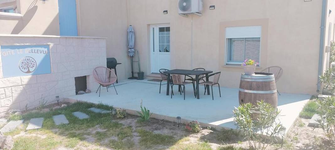 Gîte pour 3 personnes, avec jardin ainsi que piscine et vue, animaux acceptés à Montels - 2