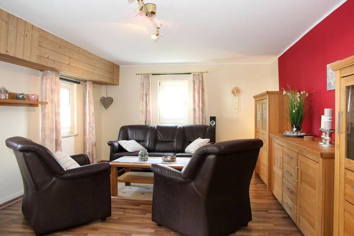 Ganze Wohnung, Ferienwohnung 'Blum' mit privater Terrasse, privatem Garten und Wi-Fi in Schmallenberg, Hochsauerlandkreis