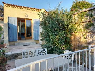 Maison d’hôte pour 4 personnes, avec piscine et jardin à Vers-Pont-du-Gard