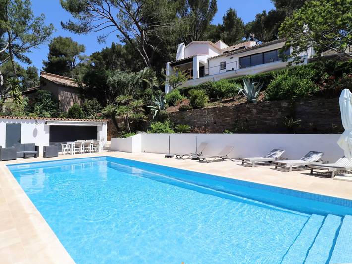 Appartement de vacances pour 6 personnes, avec piscine et jardin