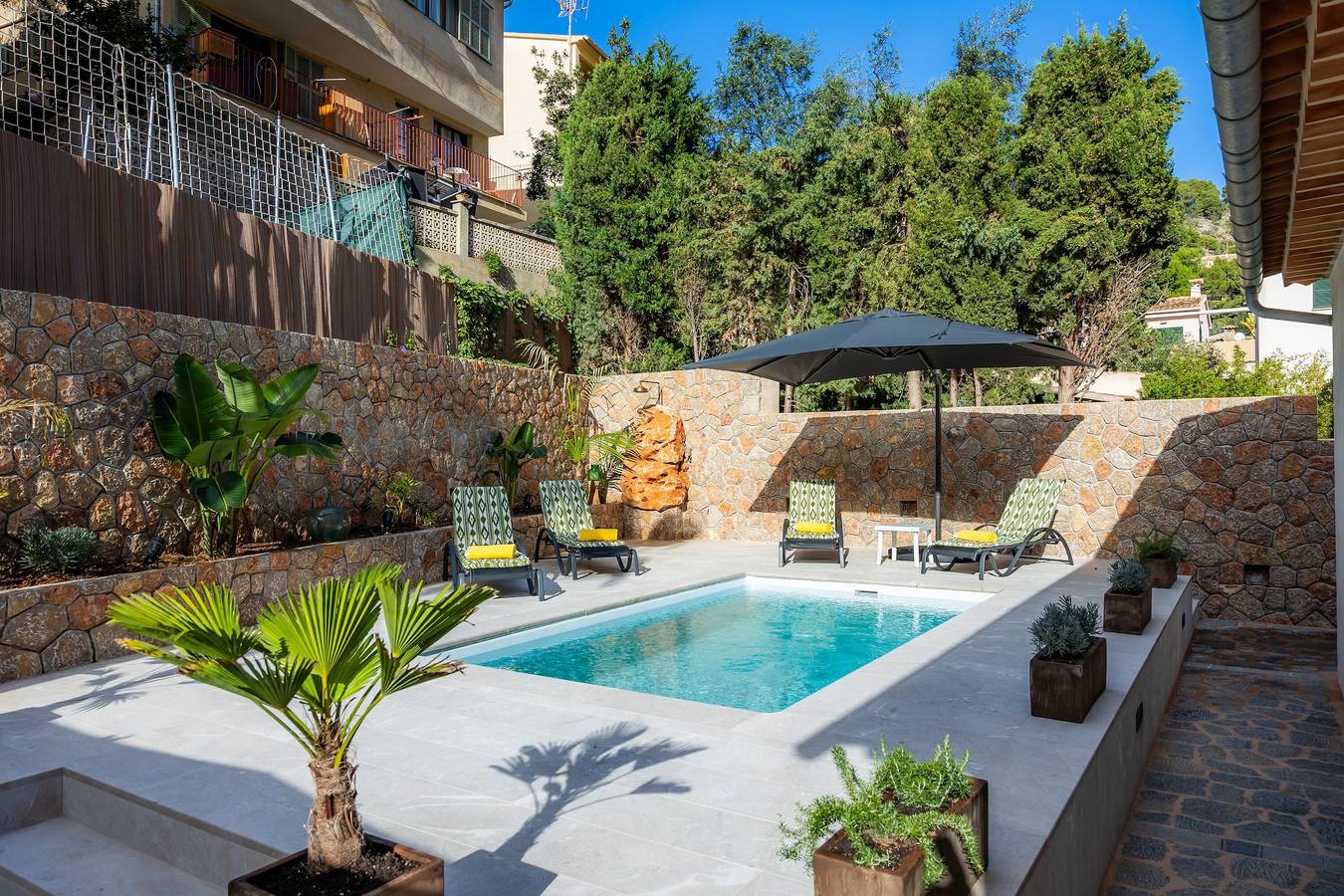 Apartamento entero, Apartamento 'Villa Puerto' con vistas a la montaña, piscina y Wi-Fi in Puerto de Sóller, Sóller