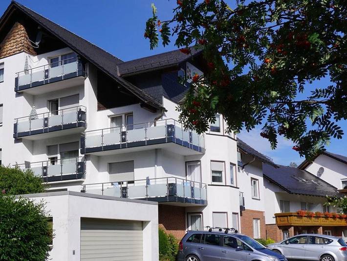 Ferienhaus für 4 Personen, mit Balkon und Whirlpool sowie Garten in Willingen