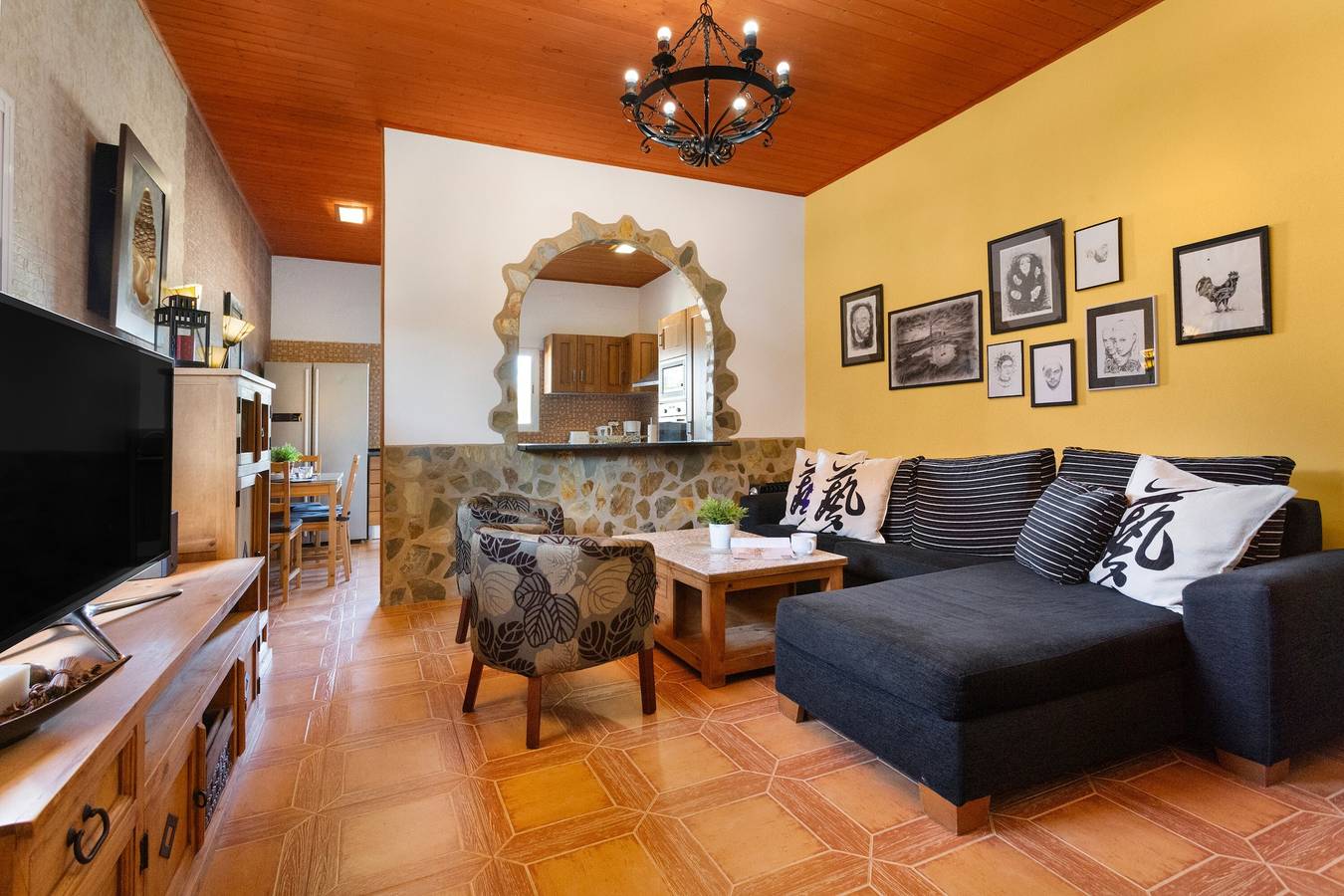 Hel lägenhet, Vacation Apartment 'Rural Zona Céntrica Isla' with Mountain View, Private Terrace and Wi-Fi in La Asomada (Fuerteventura), Fuerteventura