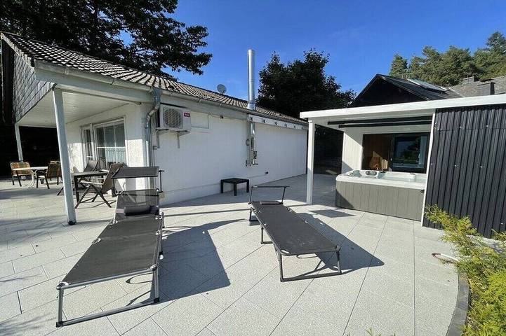 Ferienhaus für 4 Personen, mit Whirlpool und Terrasse sowie Sauna in Rheinböllen