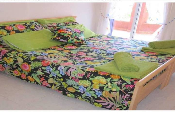 Holiday rental for 6 people, with terrace and hot tub as well as pool in Kato Paphos