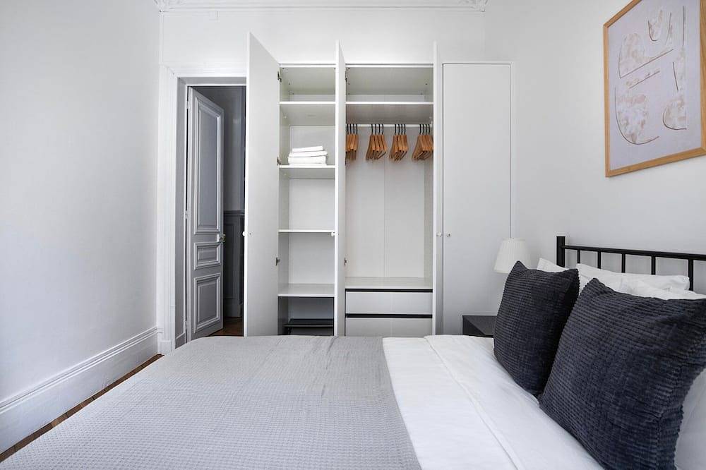 Appartement entier, Blueground | Rennes - Saint Placide, balcony in Paris, Île de France