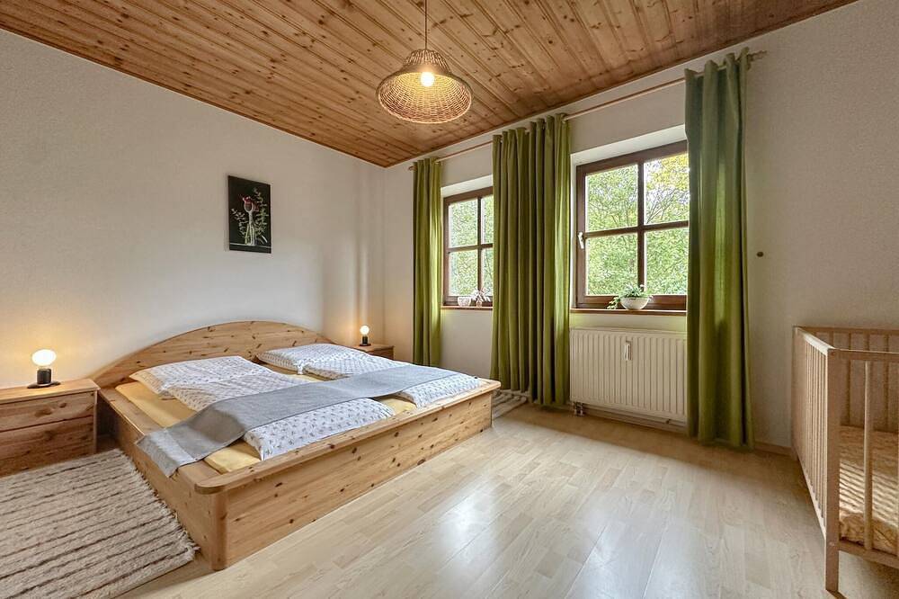 Ganze Wohnung, Große separate Ferienwohnung im Oberpfälzer Wald in Schönsee, Naturpark Oberpfälzer Wald