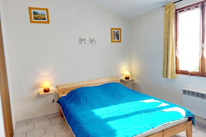 Location de vacances pour 8 personnes, avec piscine et jardin à Bessas - 2