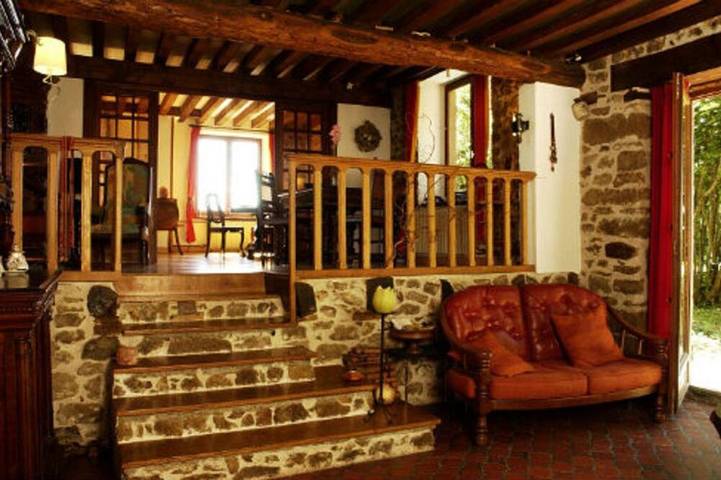 Gîte pour 2 personnes, avec Jardin à Vertolaye - 2