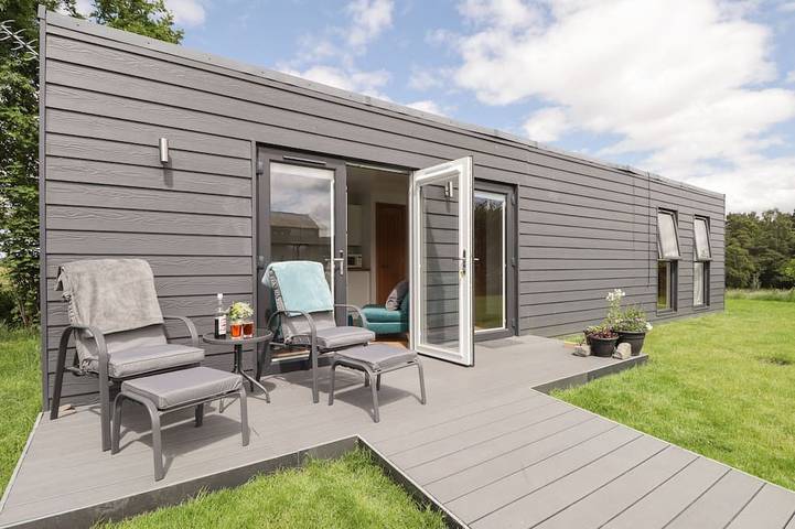 Cottage for 2 people, with garden and hot tub as well as pool in Scotland