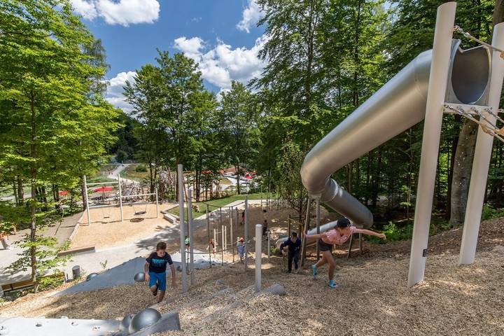 Ferienpark für 4 Personen, mit Balkon/Terrasse und Balkon sowie Pool und Sauna, kinderfreundlich im Bayerischer Wald - 2