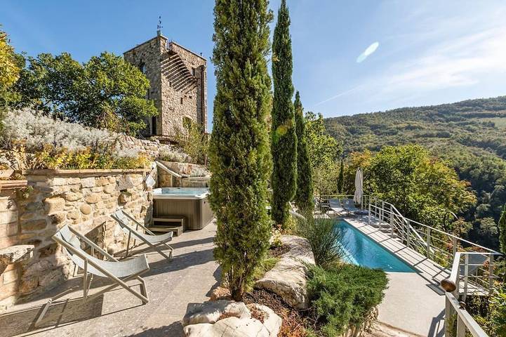 Ferienhaus für 9 Personen, mit Balkon und Whirlpool sowie Garten