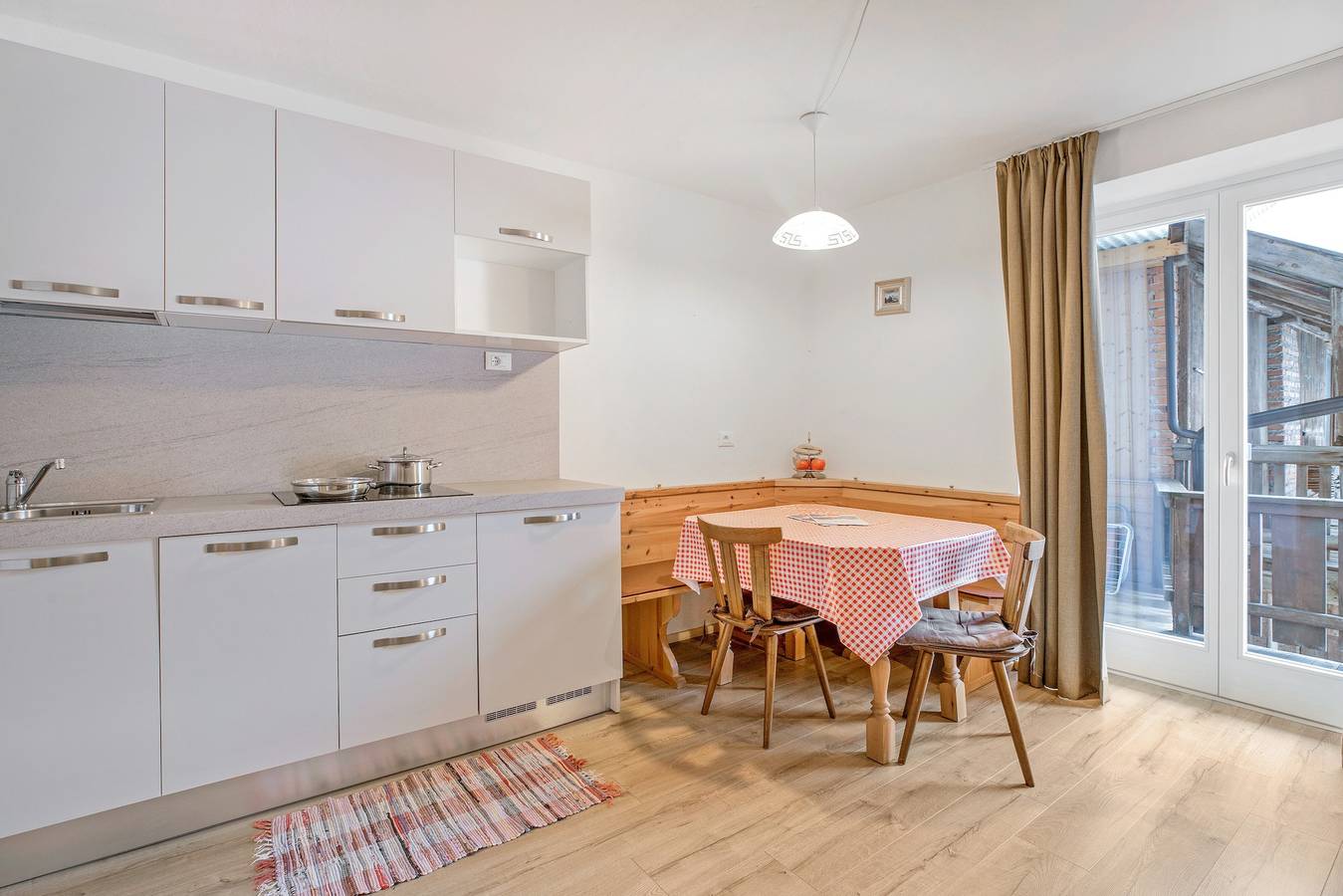 Appartamento intero, Appartamento di vacanza "Kruma - Gsail 3" con vista sulle montagne, Wi-Fi e balcone in Valdaora di Mezzo, Valdaora