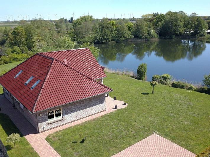 Ferienwohnung für 4 Personen, mit Terrasse und Seeblick in Nenndorf