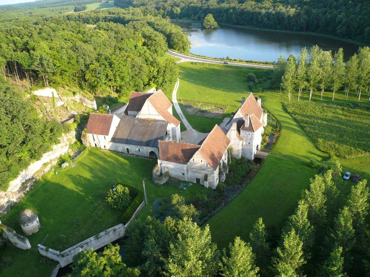 Chateau monastere de la Corroirie in Chemillé-sur-Indrois, Région de Loches