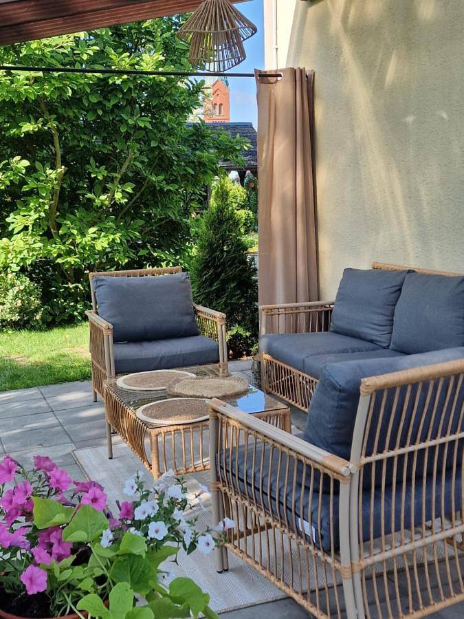 Location de vacances pour 6 personnes, avec sauna et jardin ainsi que vue et piscine, animaux acceptés à Piła