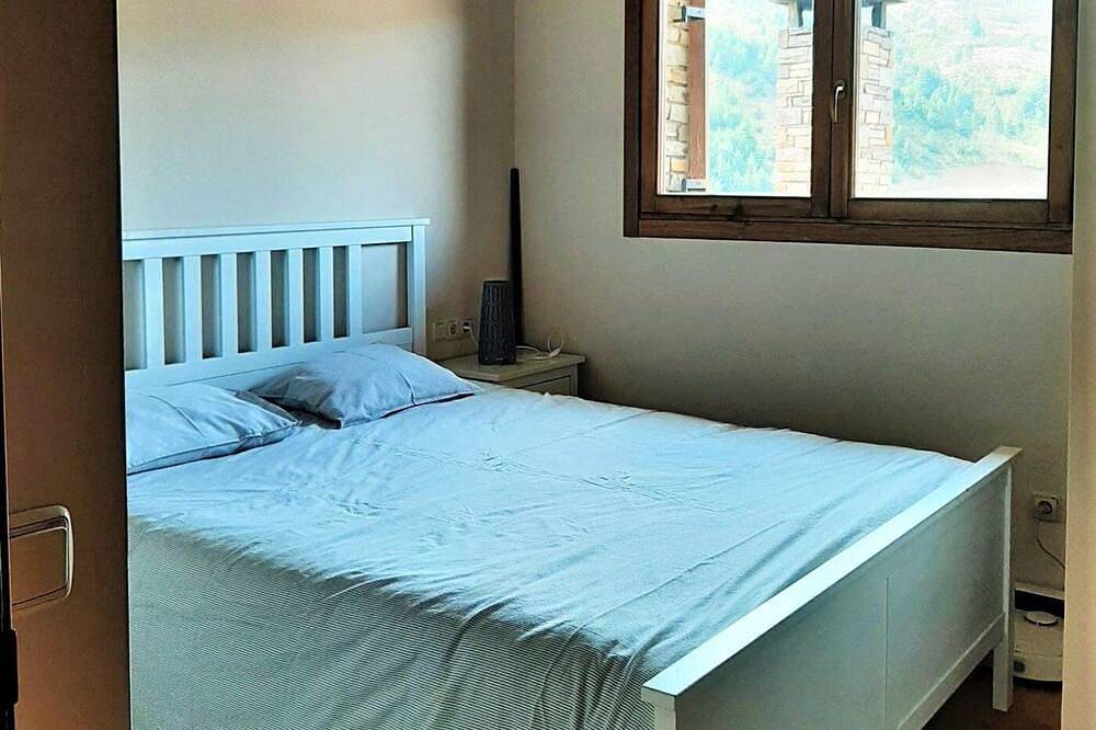 Casa Pareada 4 hab. Estufa Péllets, Jardín Privado y Garaje in Martinet de Cerdanya, Montellá Martinet