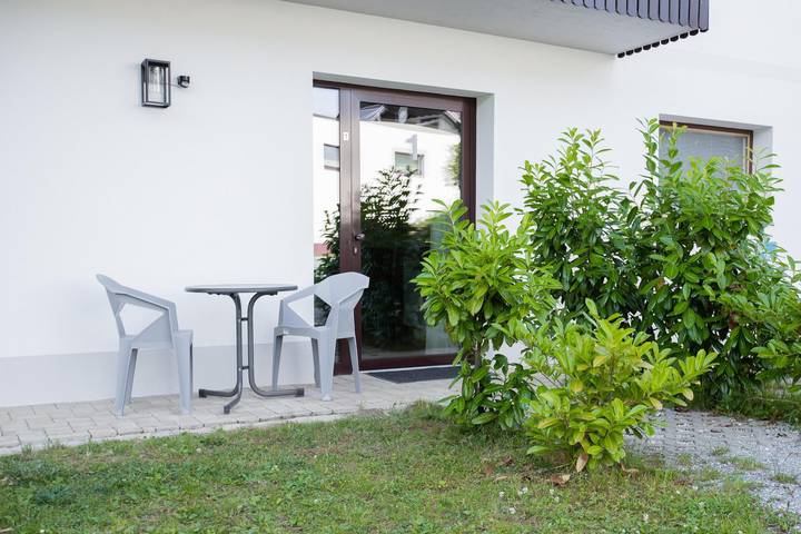 Ferienhaus für 4 Personen, mit Balkon/Terrasse und Terrasse sowie Garten in Schiefling am See
