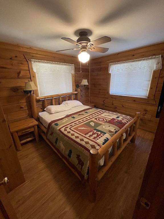 Entertainment Cabin: With 8 Large screen Tv's on 1 wall. Great for small groups in Monroe County (WI)