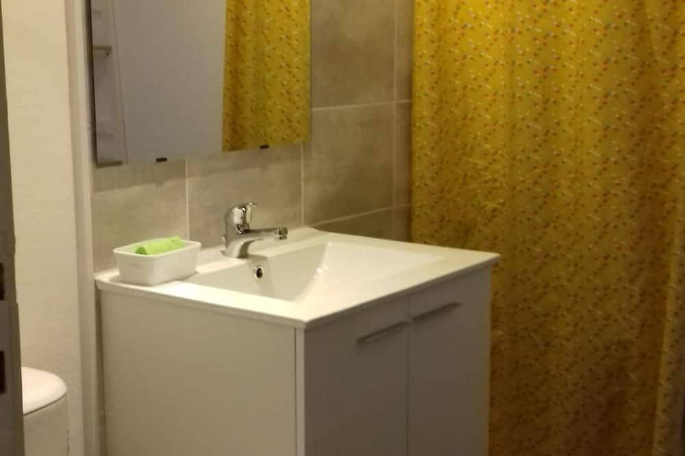 Ganze Wohnung, Helles Studio am Waldrand und 5 Minuten vom Strand entfernt in Saint-Jean-de-Monts, Vendée