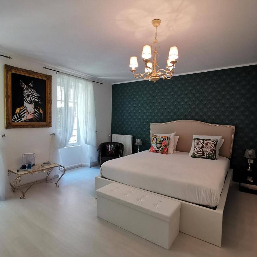 Two-Bedroom Suite in Blaye, Région de Blaye