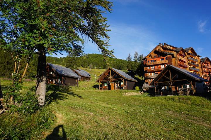 Deux chalets communicants sur les pistes – 10 pers – Risoul 1850 in Station de Risoul, Risoul