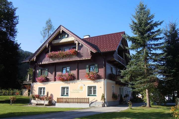 Chalet für 10 Personen, mit Balkon und Garten in Pruggern