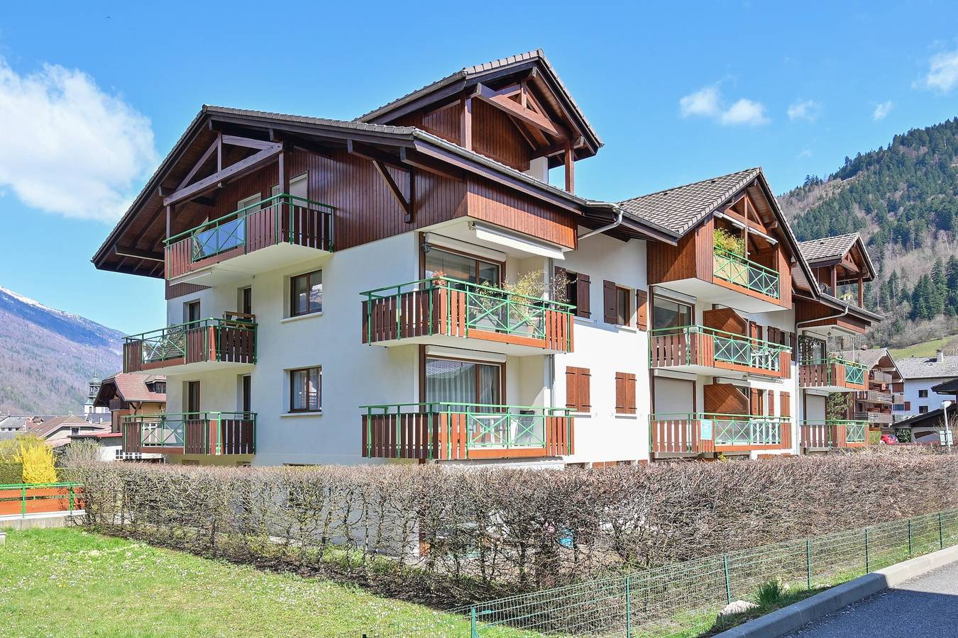 Appartement entier, Appartement spacieux 6 pers – Lac, ski aux pieds, balcon et Wi-Fi in Thônes, Région d'Annecy