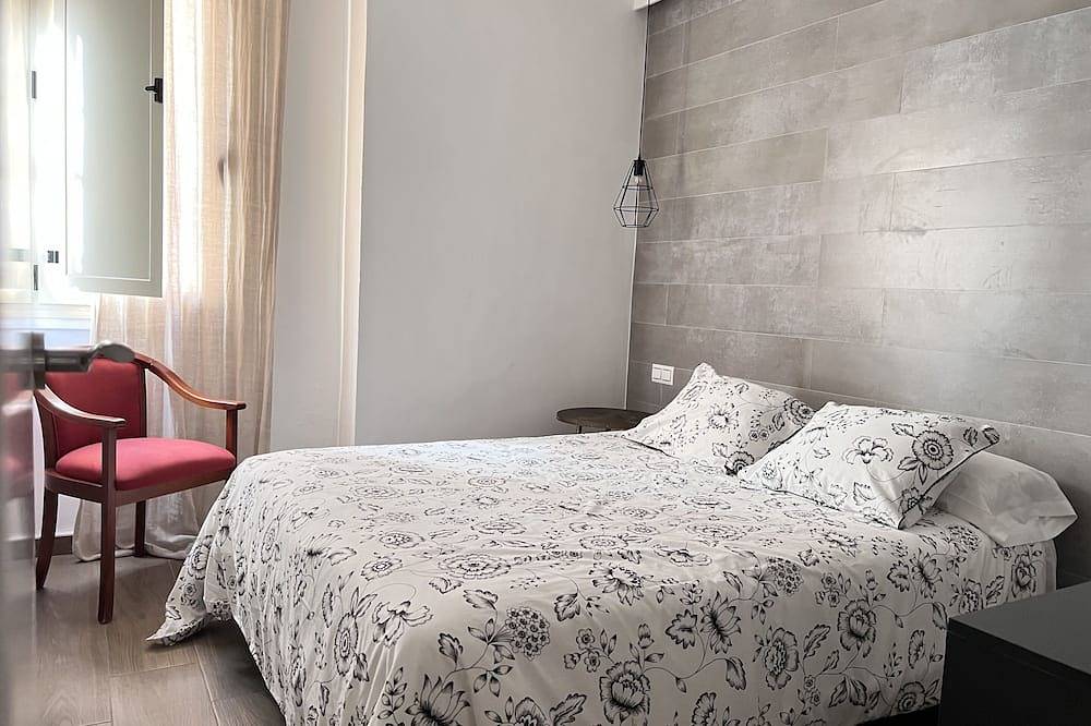 Hel lejlighed, Suites la merced 2 dormitorios in Centro (Málaga), Malaga