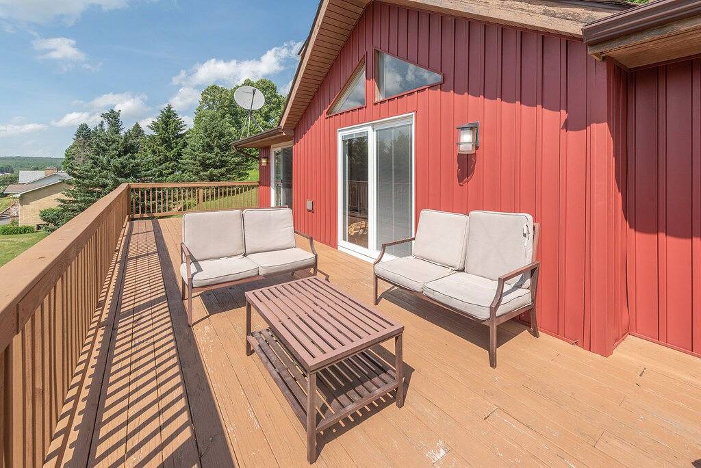 Dog Friendly Lakeview Cabin w/ Hot Tub in McHenry, Deep Creek Lake