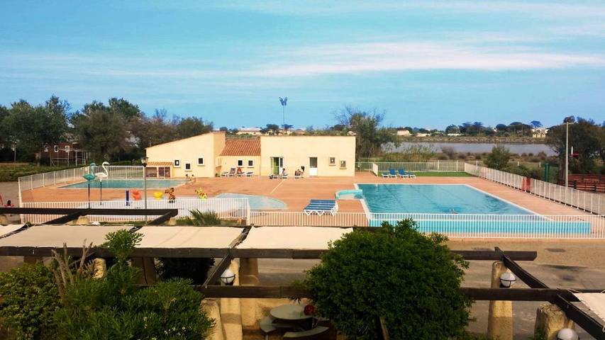 Camping für 4 Personen, mit Terrasse und Kinderpool sowie Pool und Sauna in Les Ayguades