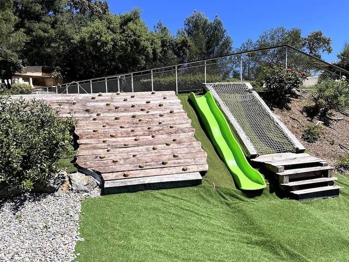 Location de vacances pour 9 personnes, avec piscine ainsi que balcon et jardin, adapté aux familles à La Crau - 3