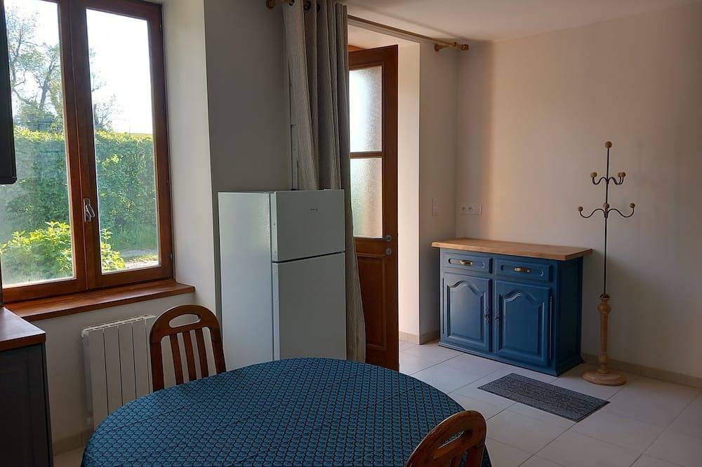 Petite maison rénovée à la campagne (15 mn Vienne - 25 mn Lyon ou Saint-Etienne) in Givors, Lyon et ses environs
