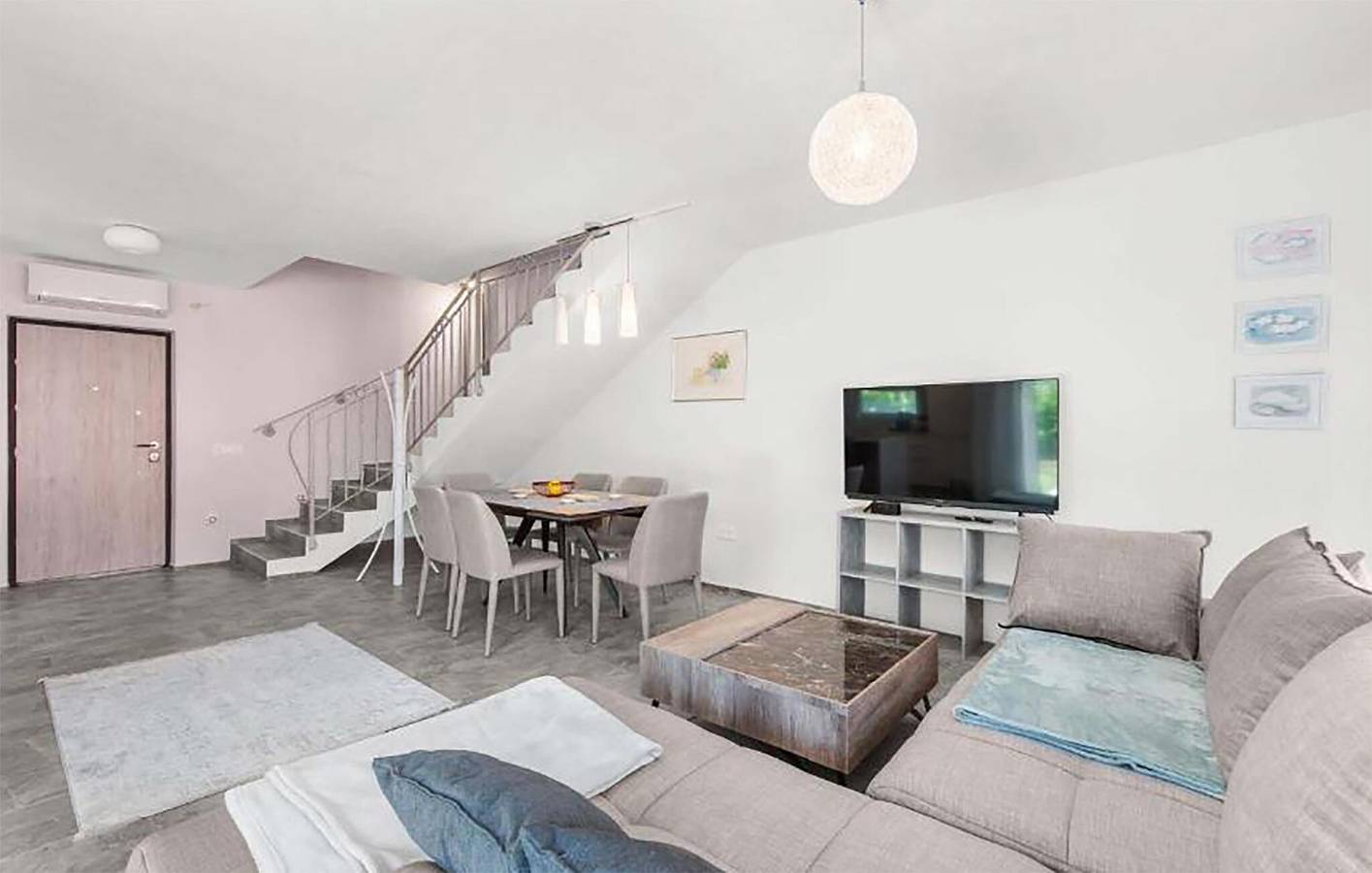 Ferienhaus für 8 Personen mit Terrasse in Mugeba, Porec und Umgebung