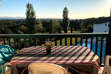 Gîte pour 6 personnes, avec terrasse dans Golf d'Arcangues