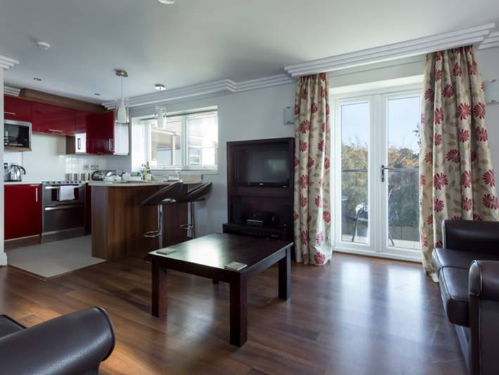 Entire apartment, Ospreys - With a balcony and within a short walk of the beach in Bournemouth, South West England